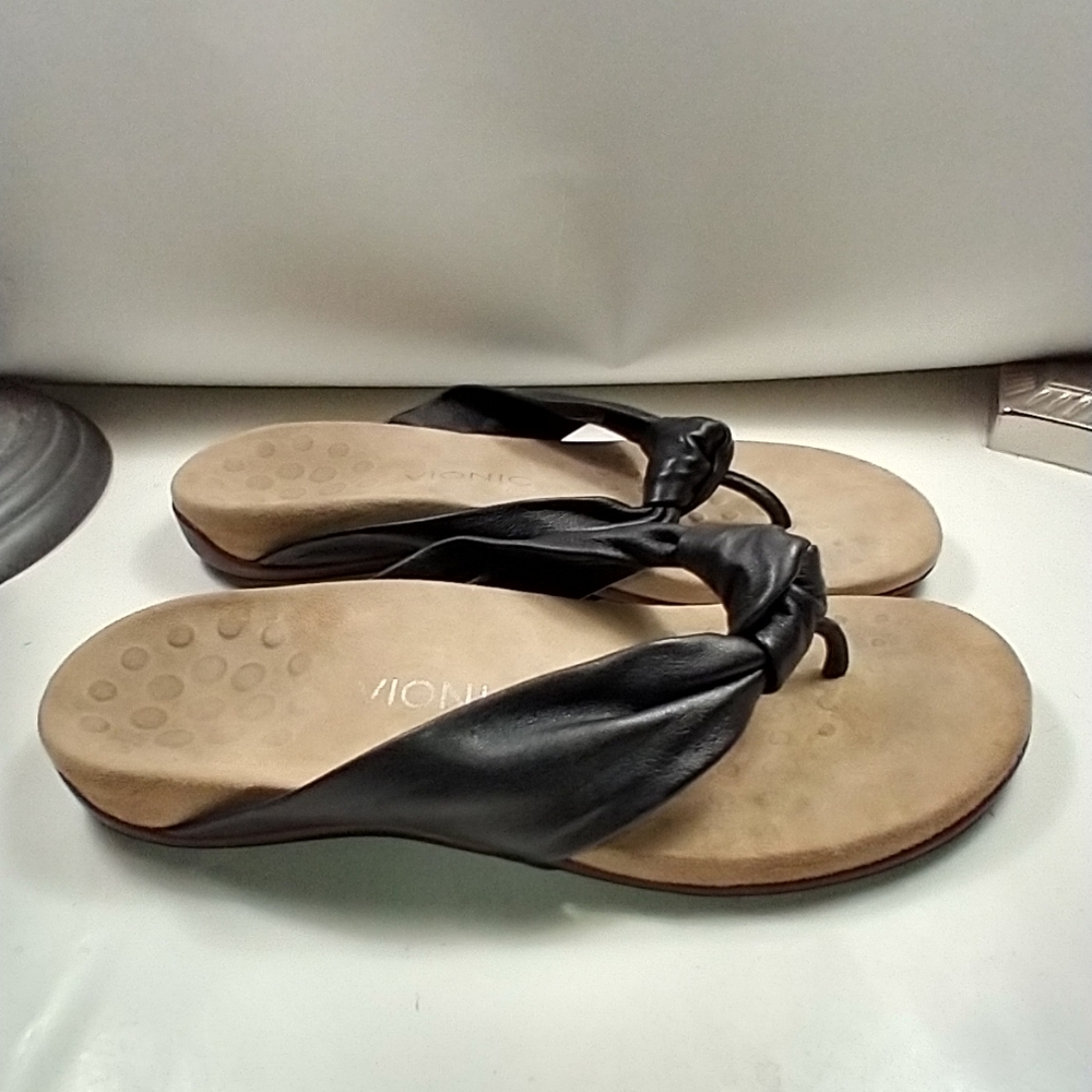 Vionic Black Pippa Twisted Knot Sandals Women's sz 8.5